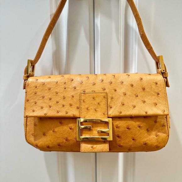 SOLD Fendi Baguette Ostrich Brown - Picture 4 of 17